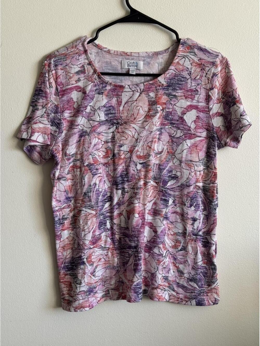 Croft & Barrow pink/purple floral print blouse in a medium